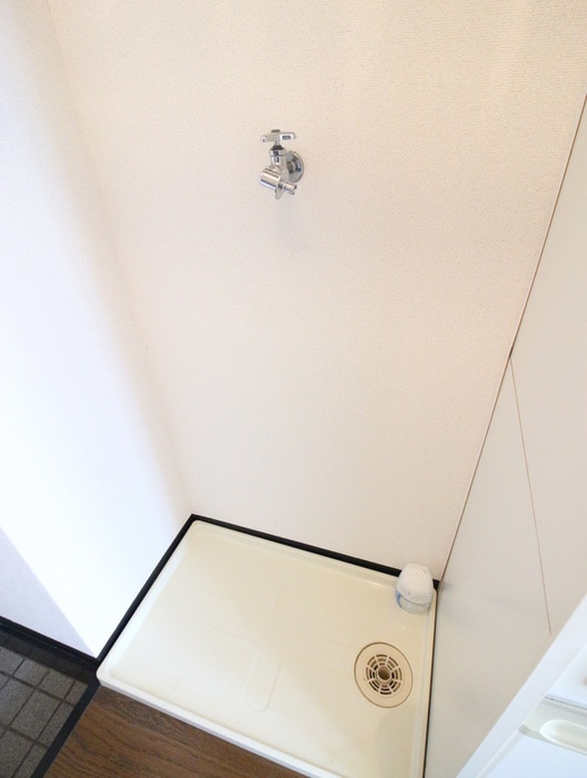 物件内観写真13　(洗濯機置場)