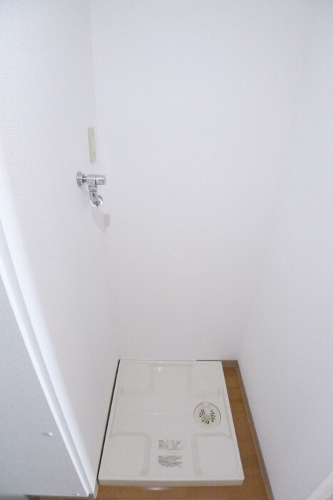 物件内観写真12　(洗濯機置場)