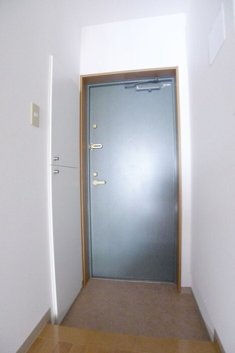 物件内観写真16　(玄関)