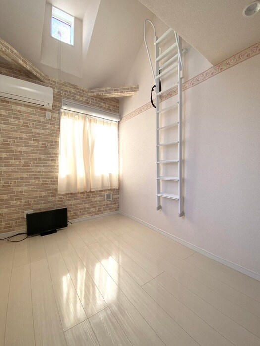 物件内観写真9　(居室)