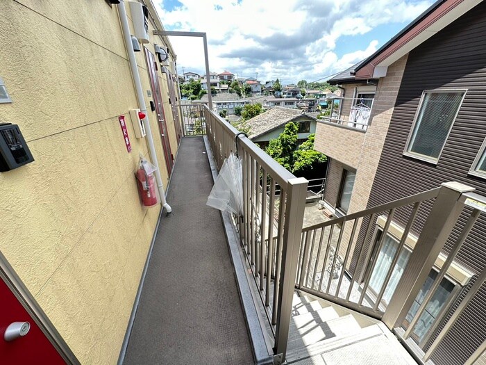 物件外観写真4　(エントランス部分)