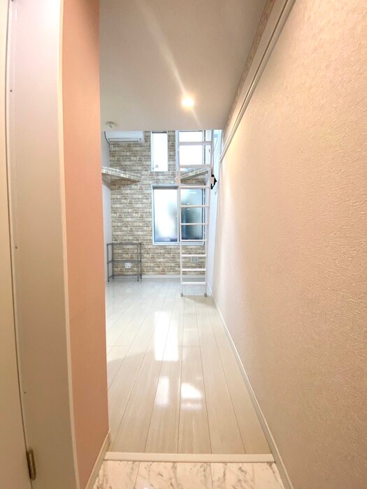 物件内観写真17　(廊下)