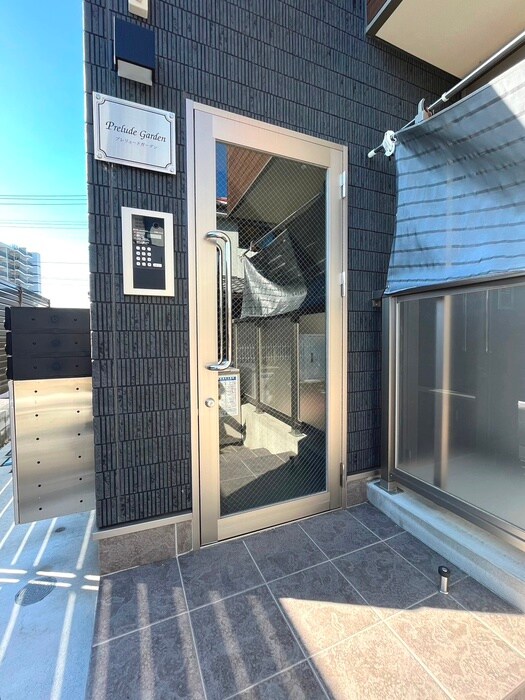 物件外観写真5　(エントランス部分)