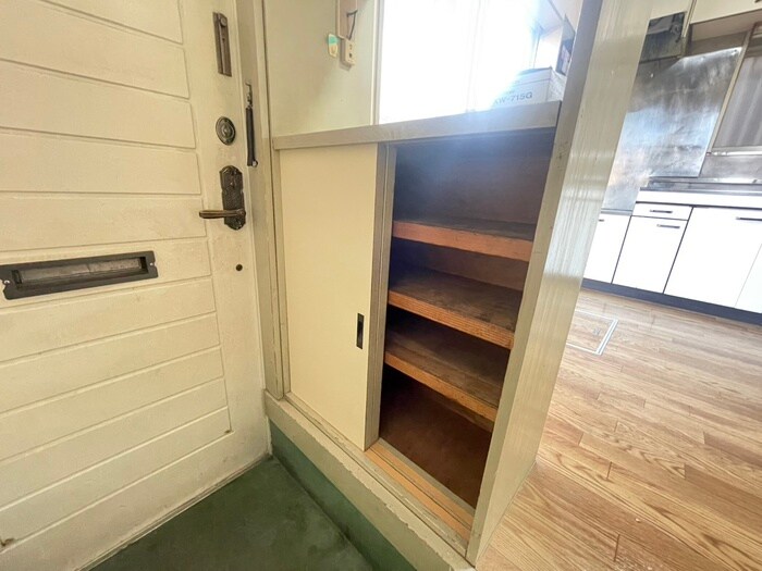 物件内観写真17　(靴箱)