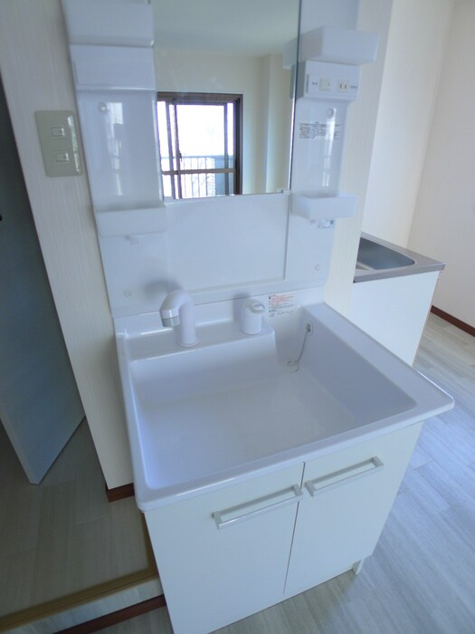 物件内観写真15　(洗面)