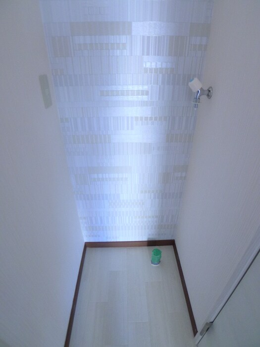 物件内観写真16　(洗濯機置場)