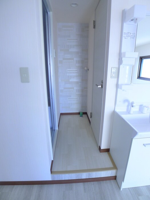 物件内観写真17　(洗濯機置場)