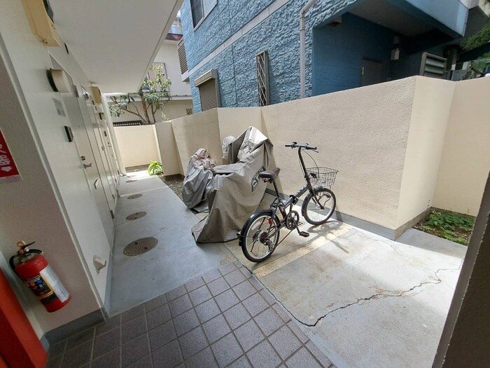 物件外観写真5　(駐輪場)