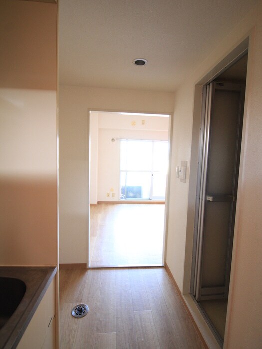 物件内観写真18　(廊下)