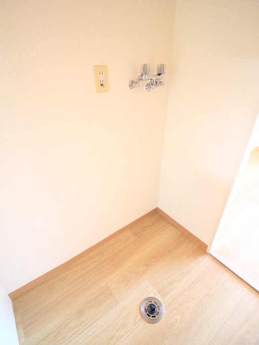 物件内観写真20　(洗濯機置場)