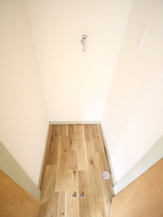 物件内観写真13　(洗濯機置場)