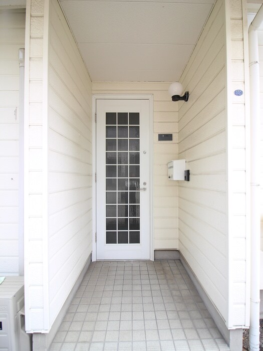 物件外観写真5　(エントランス部分)