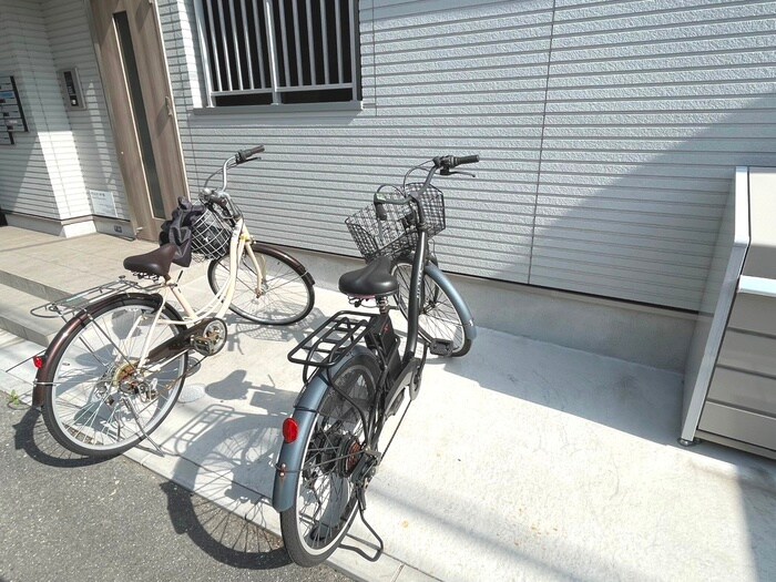 物件外観写真5　(駐輪場)