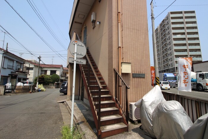 物件外観写真2　(エントランス部分)