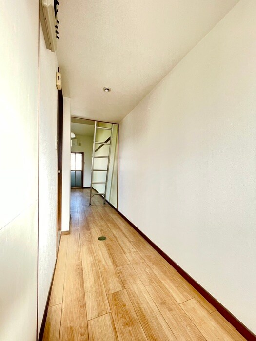 物件内観写真14　(廊下)