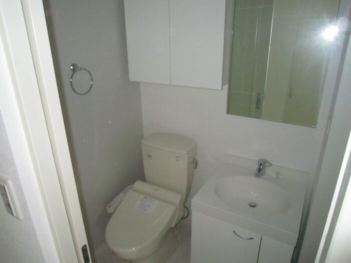 物件内観写真8　(トイレ)