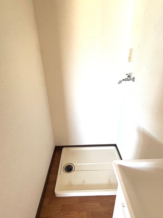 物件内観写真15　(洗濯機置場)