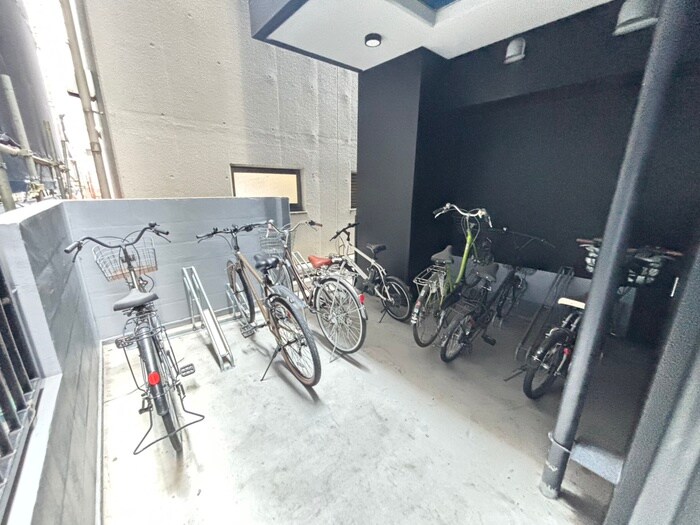 物件外観写真6　(駐輪場)