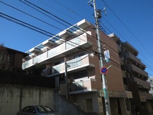 ラフィ－ネたまプラ－ザ外観写真