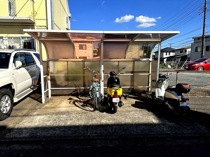 物件外観写真2　(駐輪場)