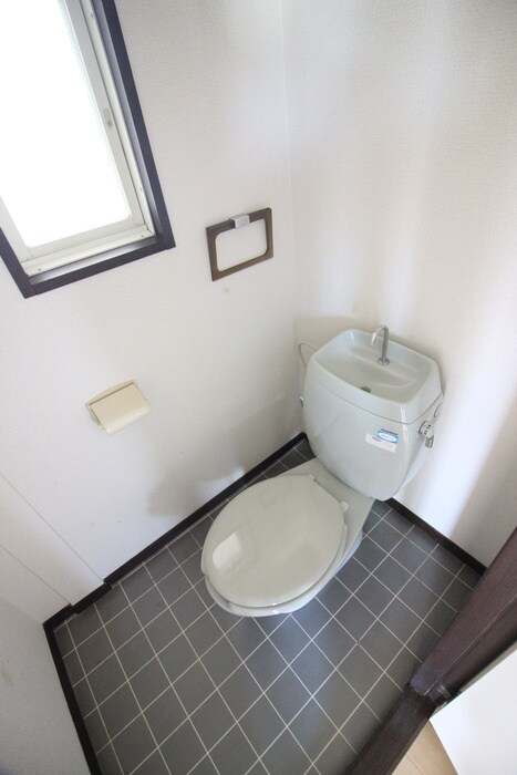 物件内観写真14　(トイレ)