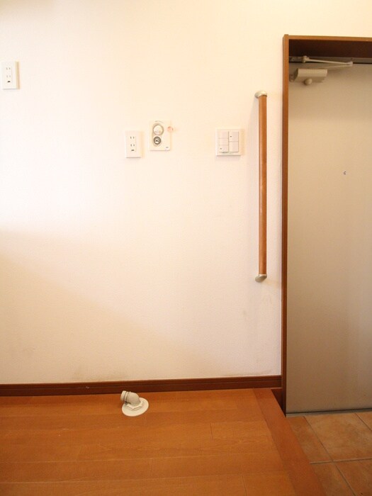 物件内観写真13　(洗濯機置場)