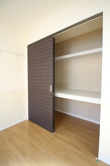 物件内観写真12　(収納)