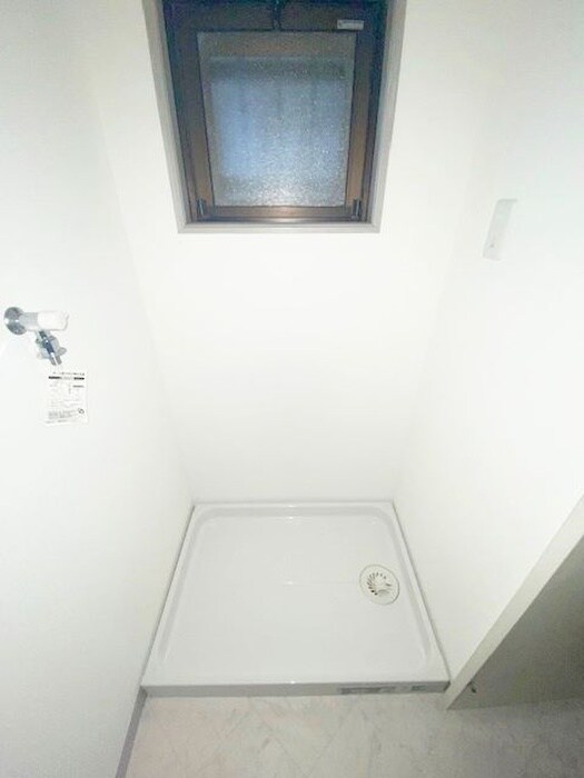 物件内観写真12　(洗濯機置場)