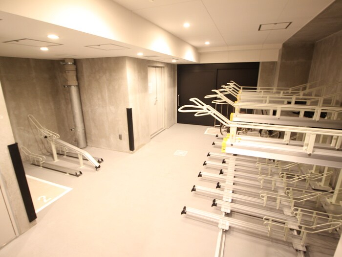 物件外観写真5　(駐輪場)