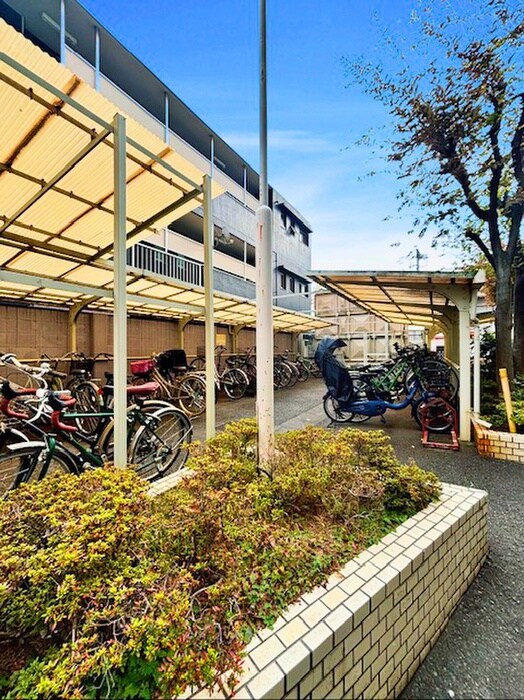 物件外観写真6　(駐輪場)