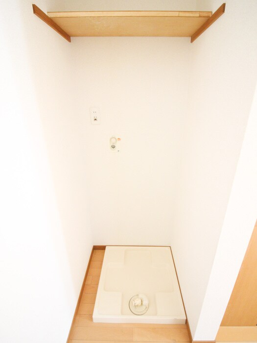 物件内観写真17　(洗濯機置場)