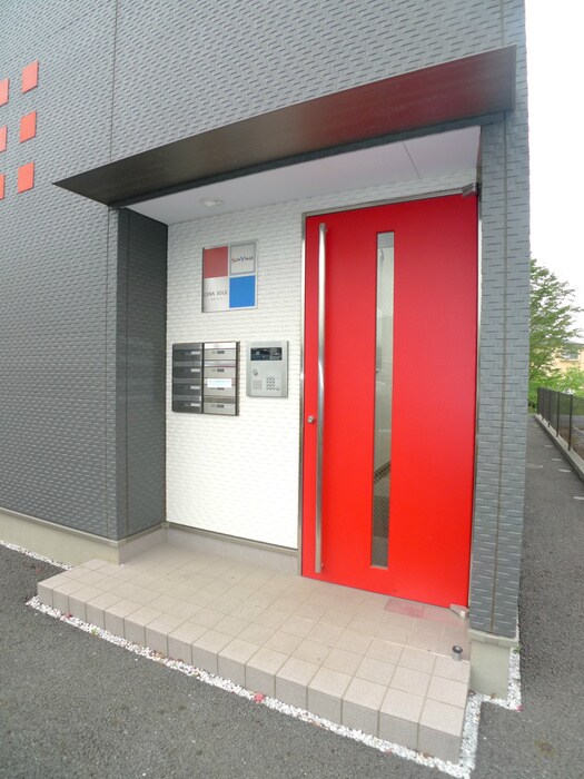 物件外観写真3　(エントランス部分)