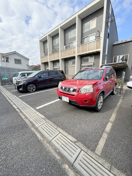 物件外観写真4　(駐車場)