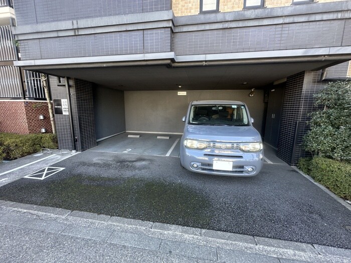 物件外観写真5　(駐車場)