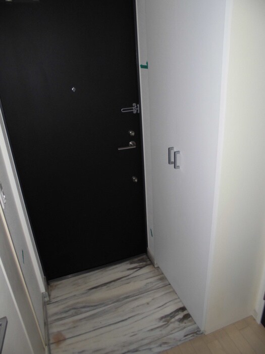 物件内観写真16　(玄関)