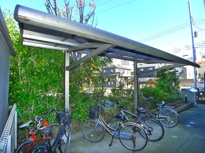 物件外観写真2　(駐輪場)