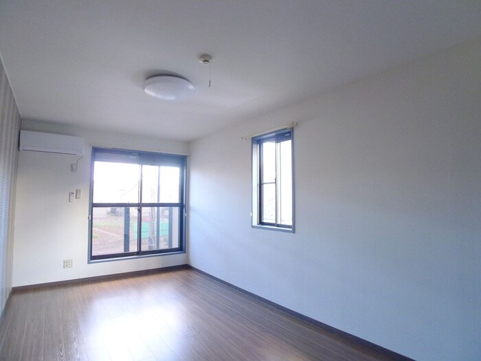 物件内観写真7　(室内からの展望)