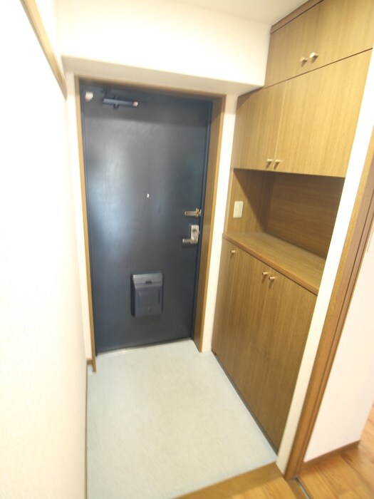 物件内観写真6　(玄関)