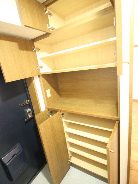 物件内観写真16　(靴箱)