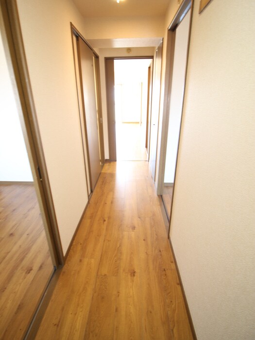 物件内観写真17　(廊下)
