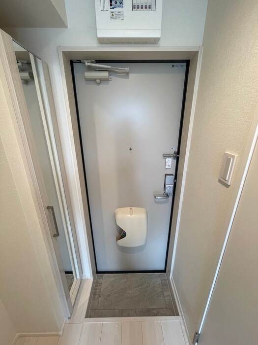 物件内観写真16　(玄関)