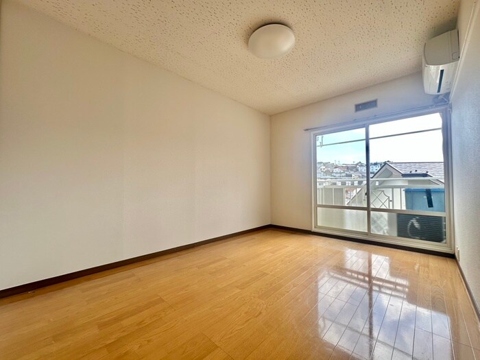 物件内観写真9　(居室)