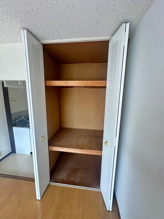 物件内観写真12　(収納)