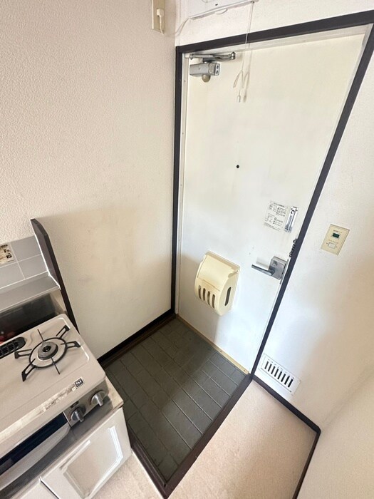 物件内観写真13　(玄関)