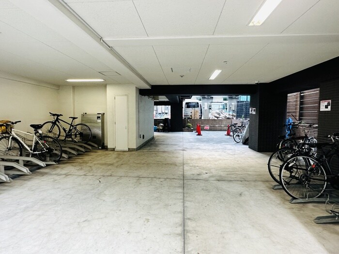 物件外観写真6　(駐輪場)