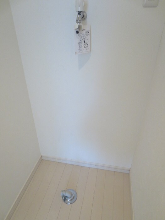 物件内観写真13　(洗濯機置場)