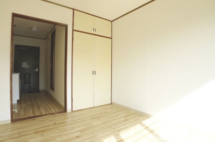 物件内観写真8　(居室)