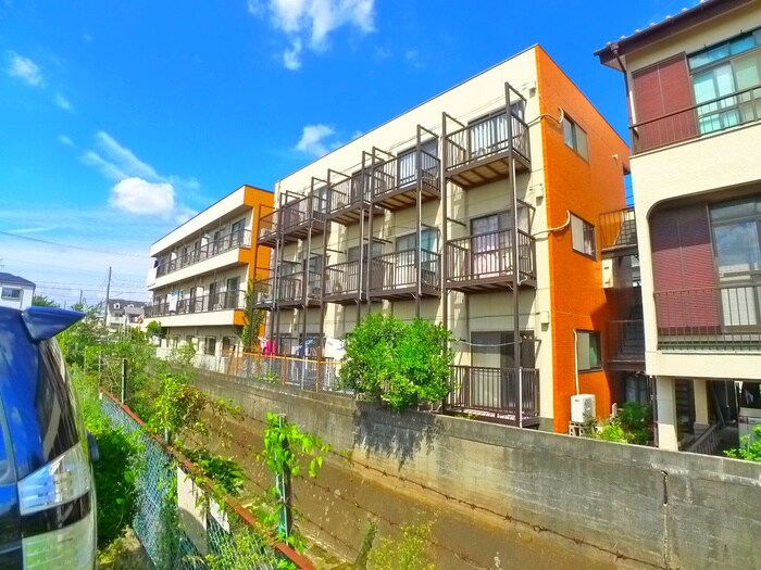 物件外観写真5　(エントランス部分)