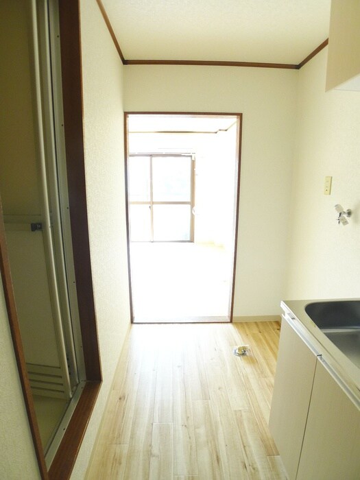 物件内観写真15　(廊下)