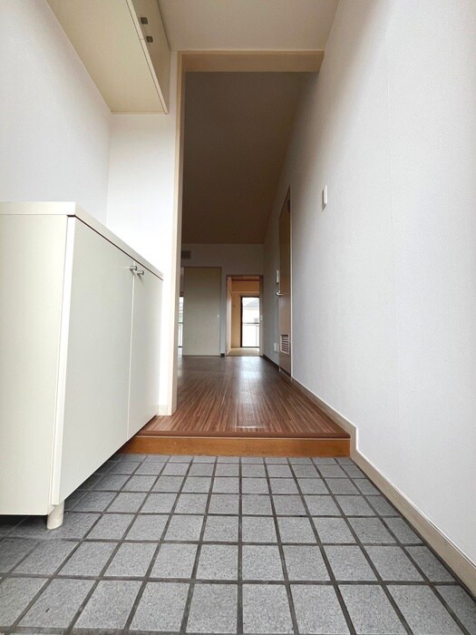 物件内観写真17　(玄関)